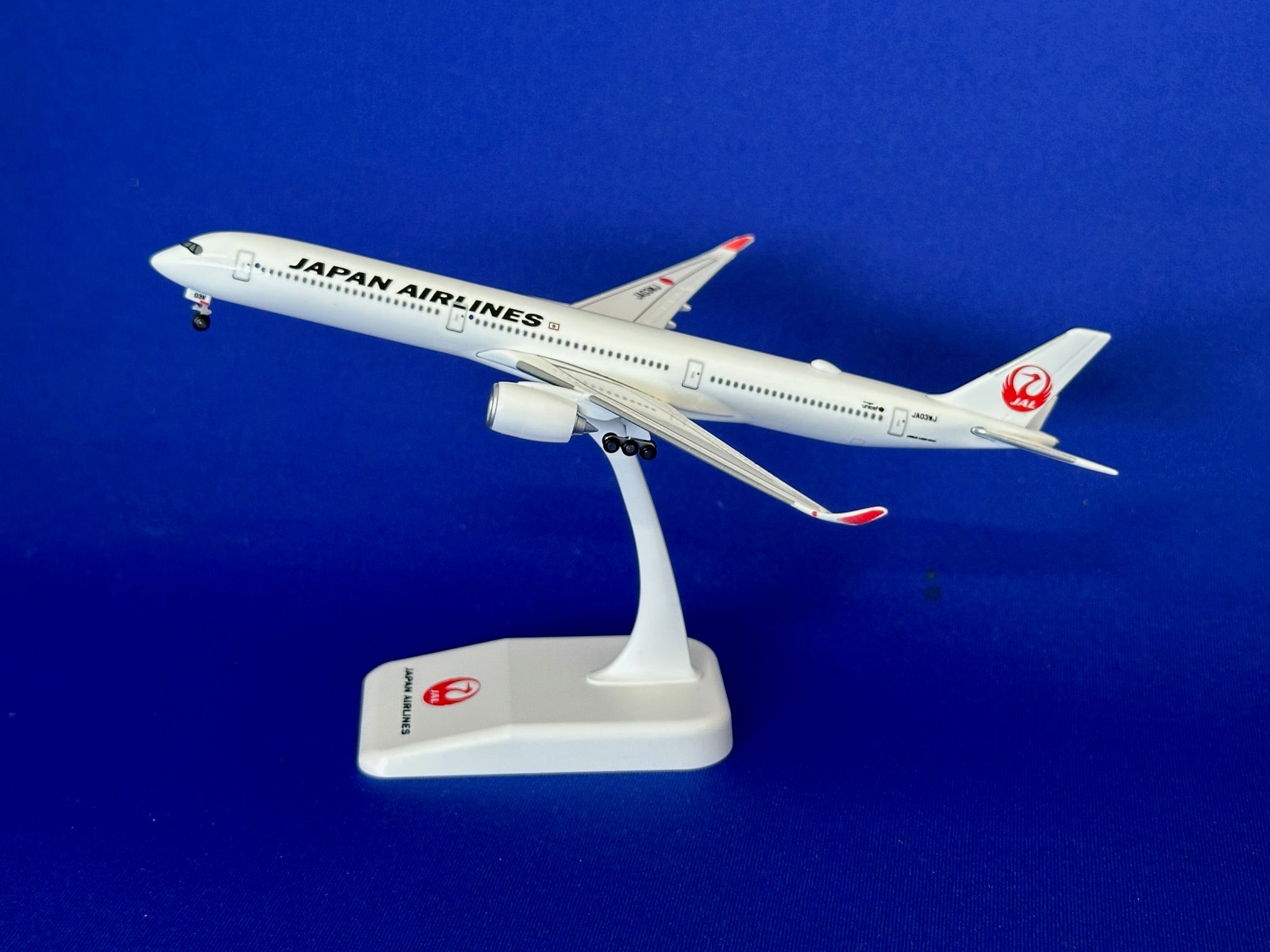 日本航空 (JAL)