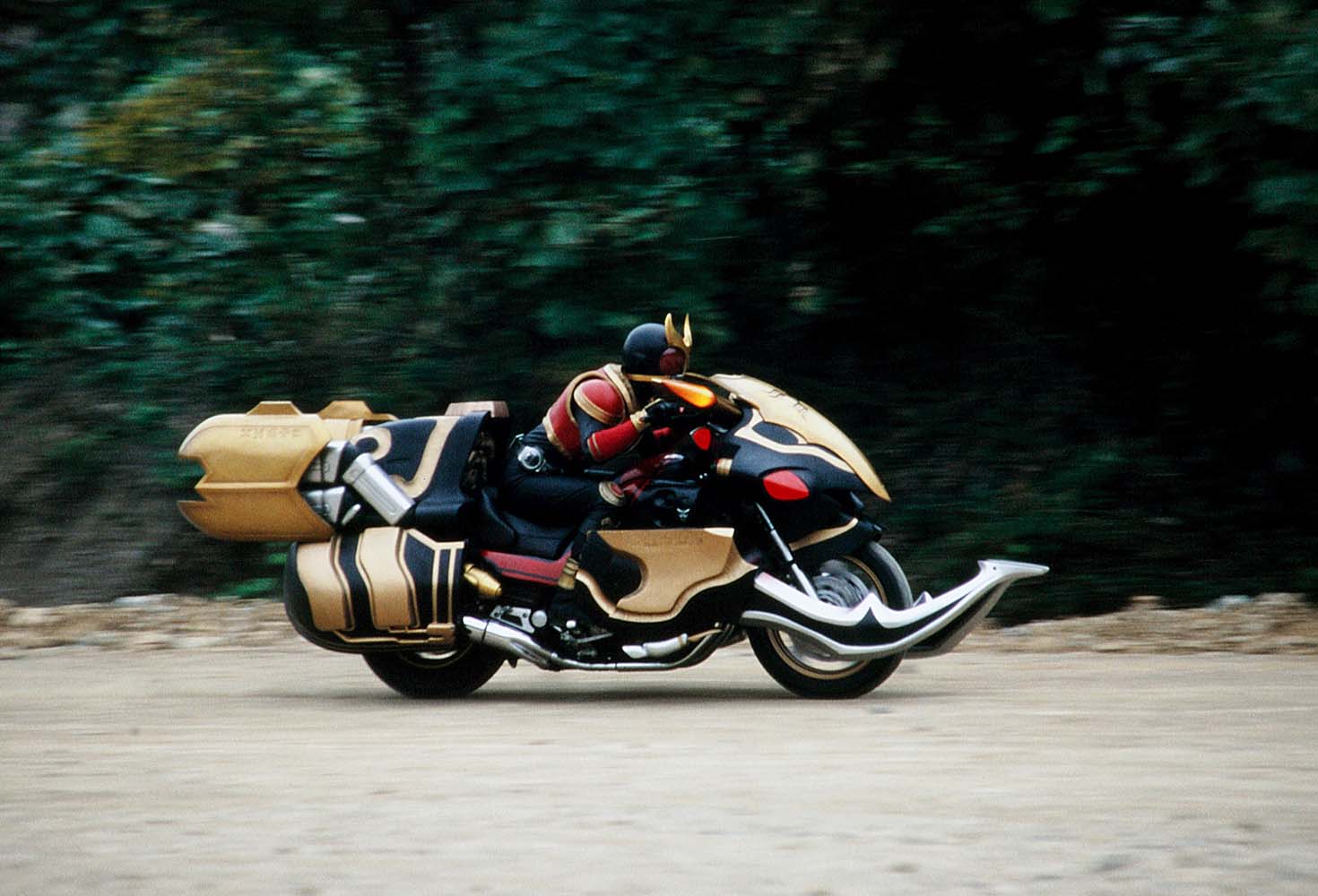 ライジングビートゴウラム | 仮面ライダー図鑑 | 東映