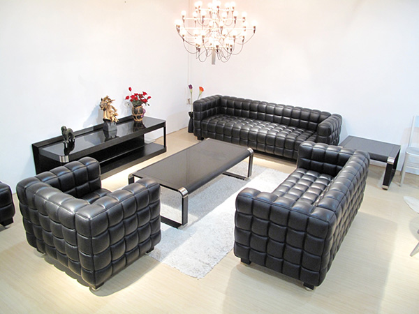 クーブスソファの魅力 - ヨーゼフ・ホフマンの造形美 | ユアデザイナーズ