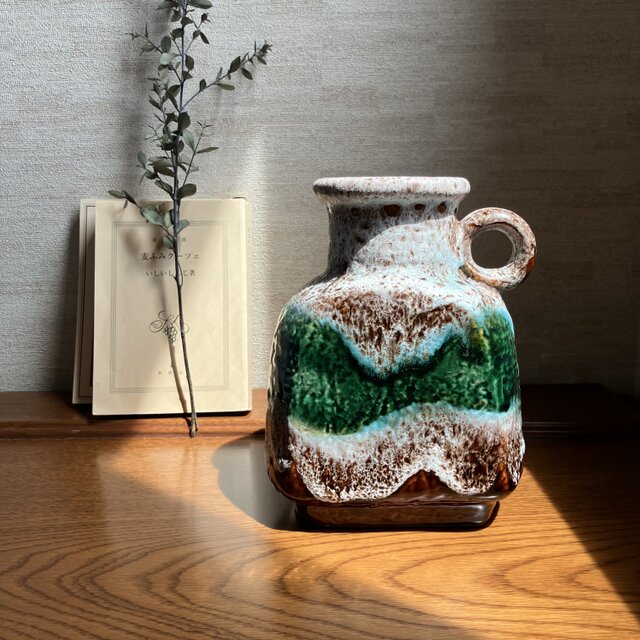 グリーンの差し色が美しいドイツ花瓶／Fat Lava／ファットラヴァ