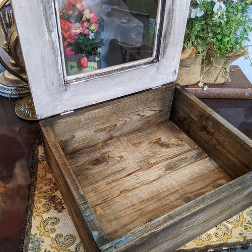 アンティークな飾り棚 ヴィンテージウッドボックス アンティークな額縁