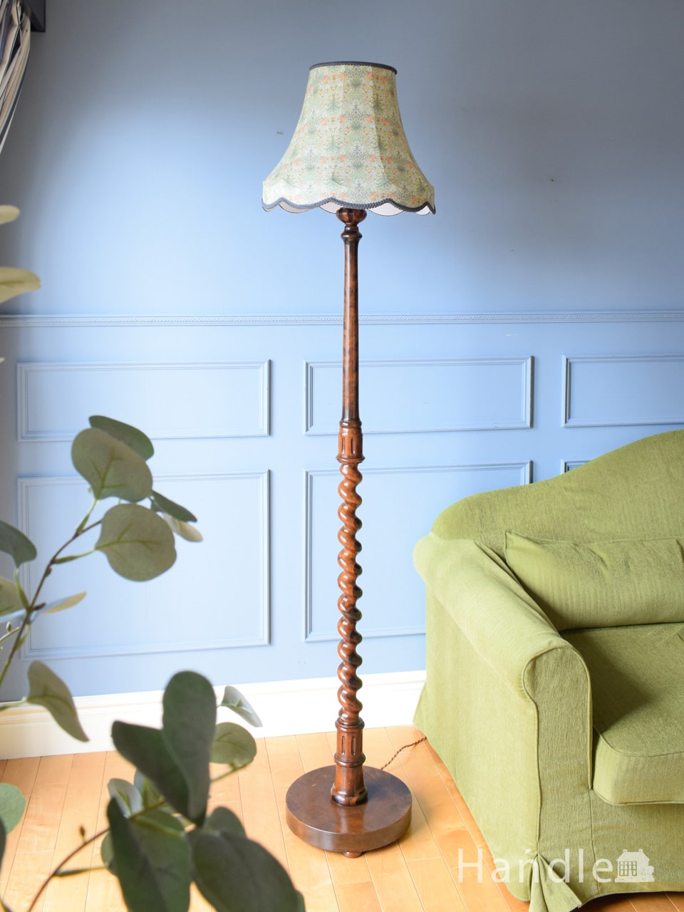 アンティークの間接照明、木製スタンドのシンプルなフロアランプ(k