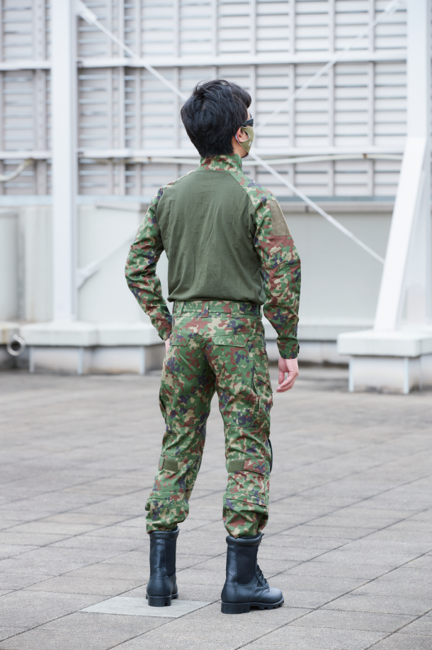 5A：航空自衛隊デジタル迷彩のコンバットパンツ（ニーパッドは付属