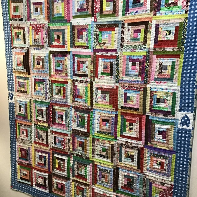 パッチワークキルトタペストリー(ログキャビン) - MUCHINNOCHI'S