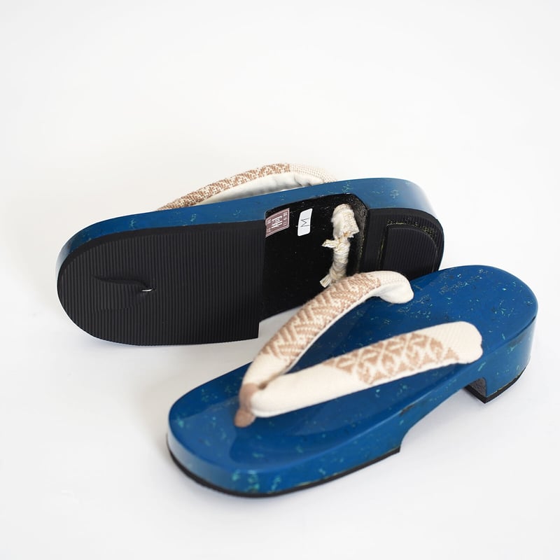 プレミアム下駄】Mサイズ（台）津軽塗ロイヤルブルー右近型×（鼻緒