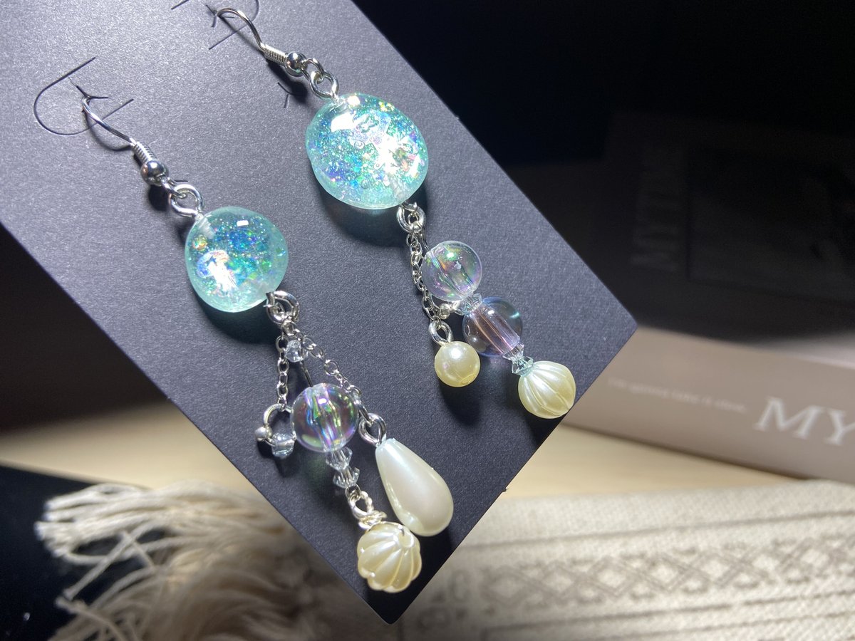 ハンドメイド】クラゲピアス チェーンピアス オーロラビーズ レジン