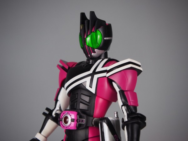 S.H.Figuarts（真骨彫製法） 仮面ライダーディケイド（ネオディケイ