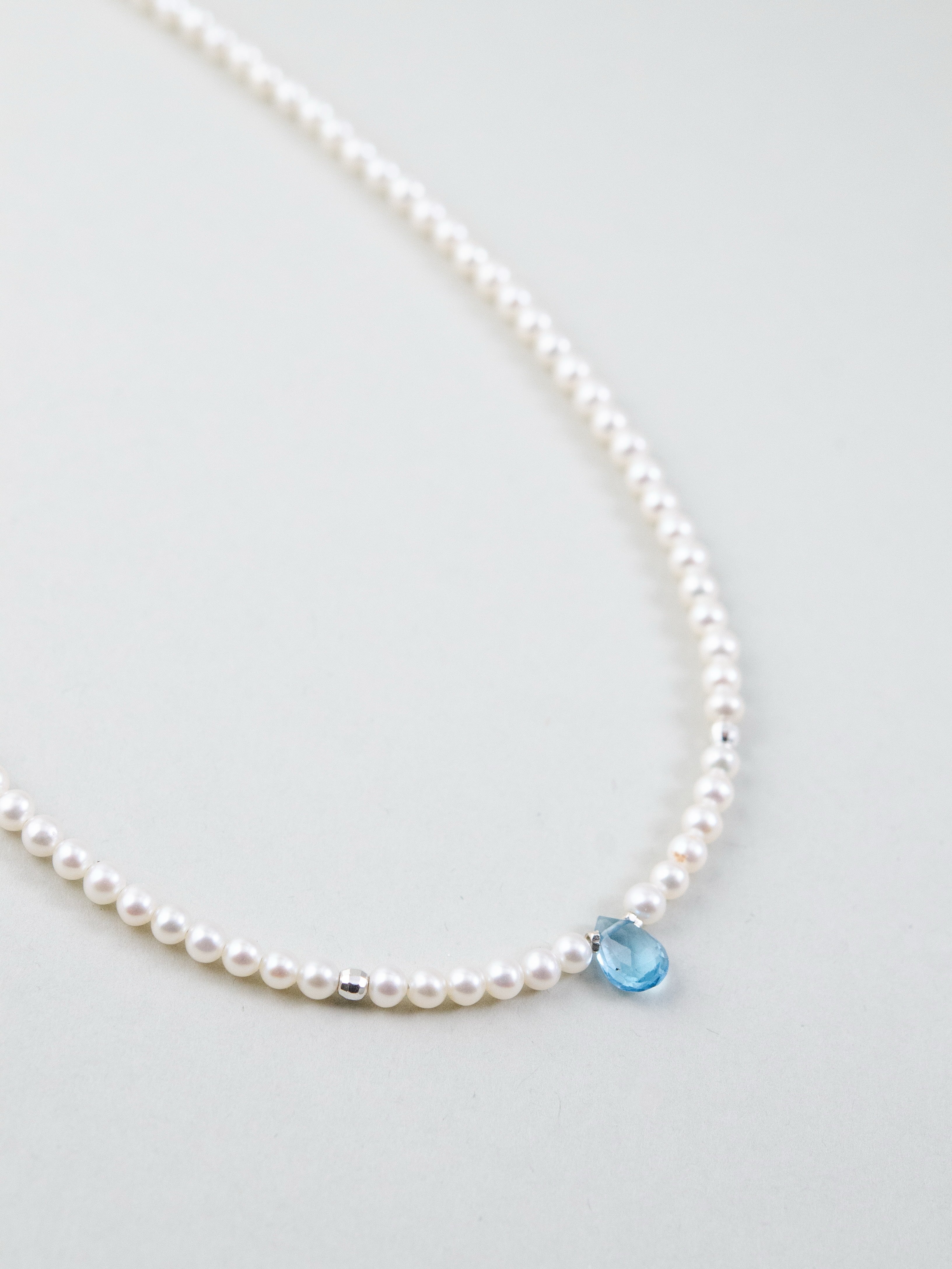 ブルートパーズ & 淡水パール ネックレス - 【清らかな一滴】小粒