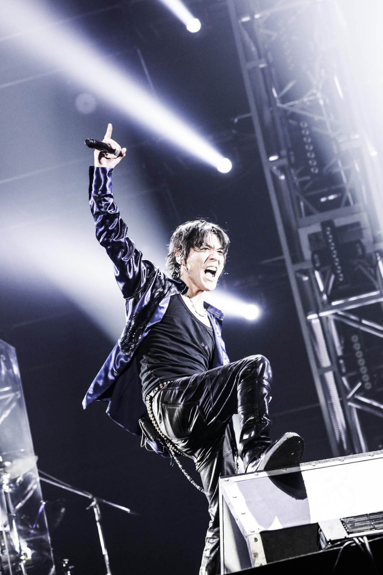 氷室京介、活動休止前“ラストギグ”完全収録のBD/DVD発売決定 - 音楽