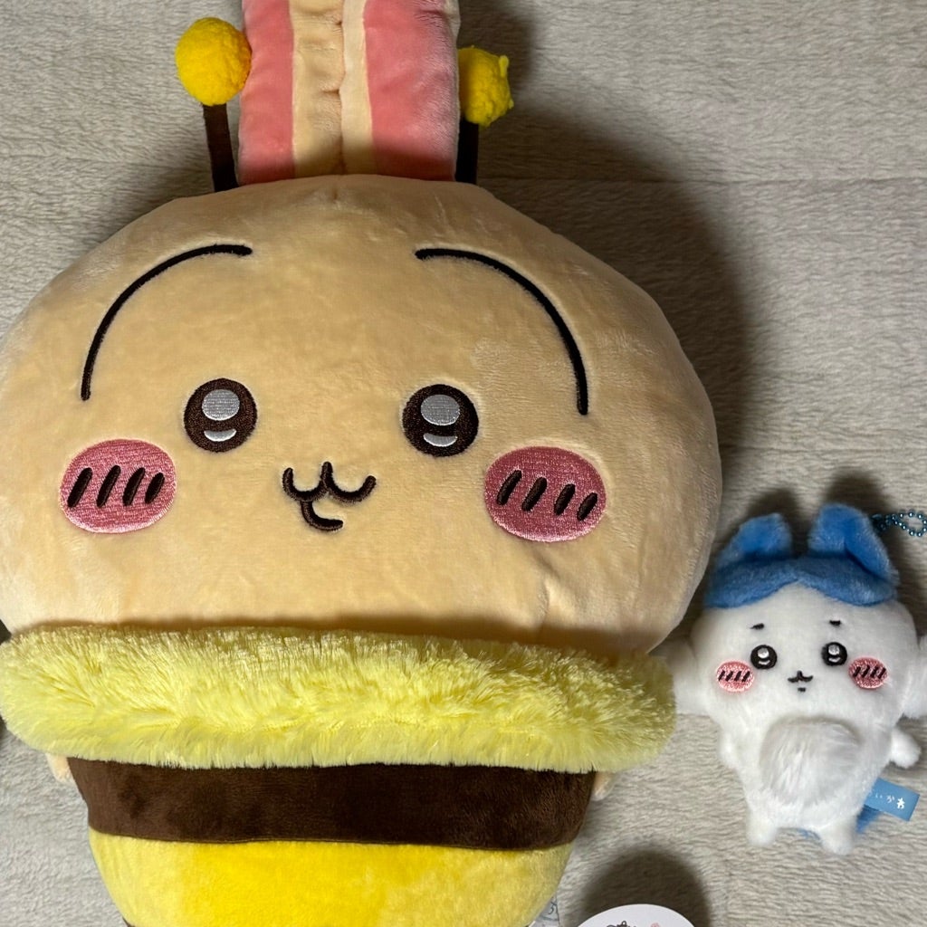 ちいかわ ハチさんBIGぬいぐるみ（うさぎ、ハチワレ、ちいかわ）コンプ