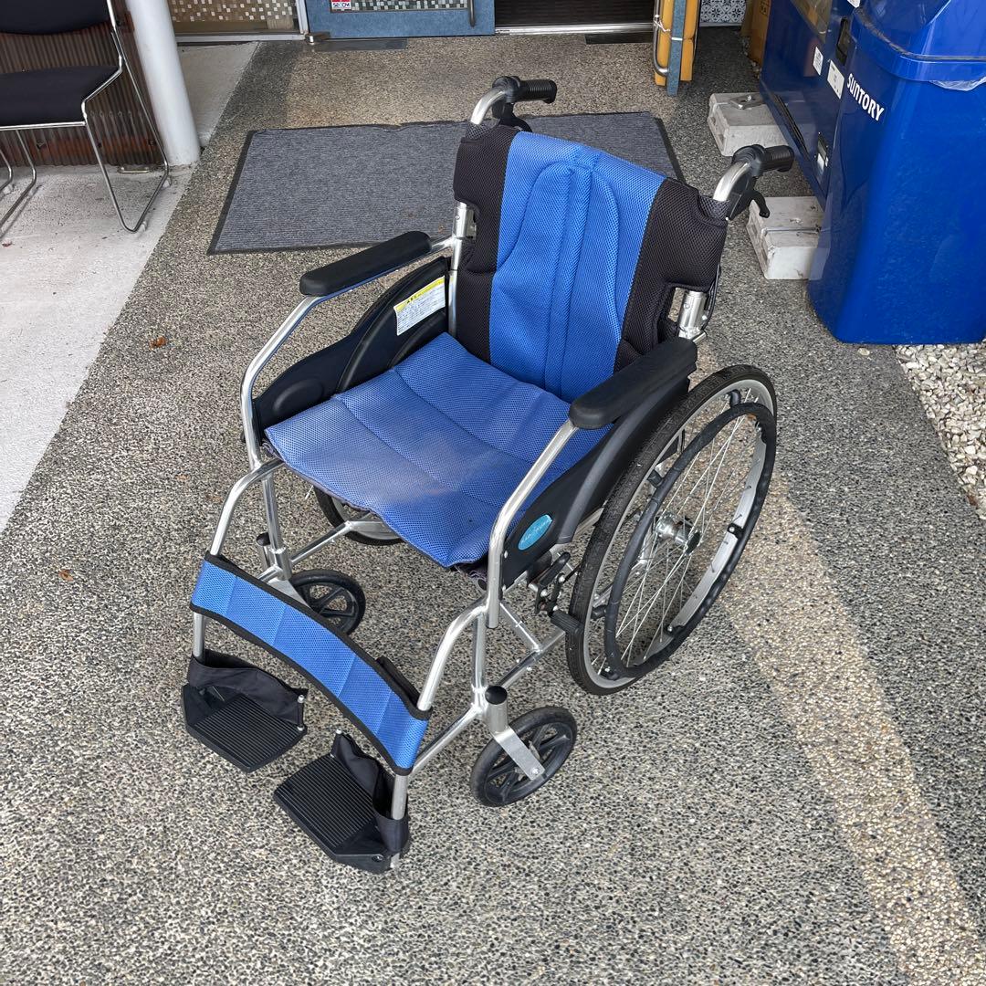 【送料込み】 カドクラ車椅子　折りたたみ式車椅子 楽天市場】車椅子 車イス 車いす 介助 介護 軽量 折りたたみ 送料無料