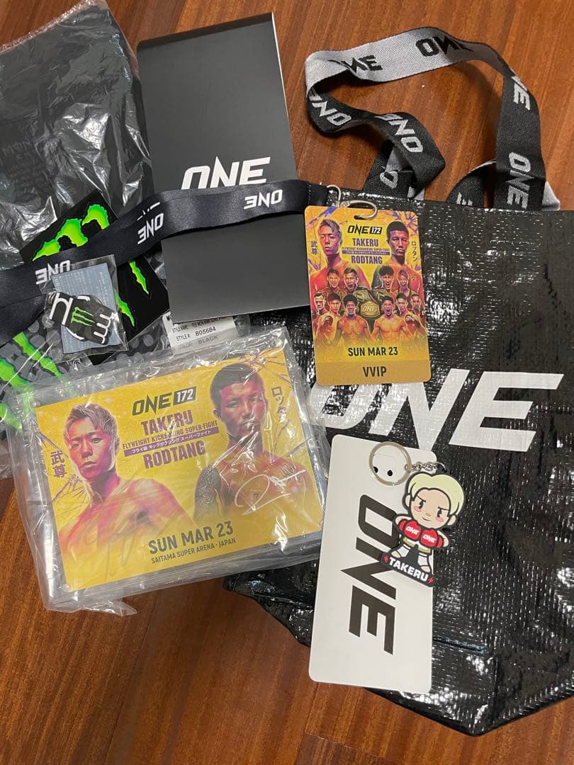 【未使用】ONE 172 武尊vsロッタン vvip席 限定グッズ　サイン入り 武尊vsロッタン直筆サイン入りスタンド 入りONE173 VVIP限定特典セット