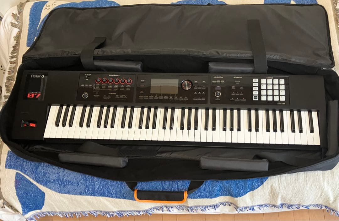 Roland FA07 シンセサイザー　FA-07 76鍵 ROLAND FA-07 ワークステーションシンセサイザー 76鍵盤 送料無料