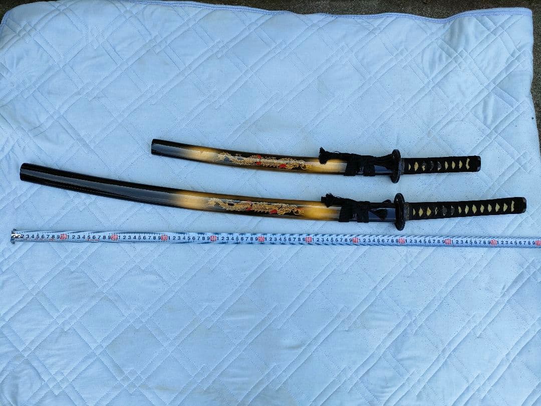 G*W様 模造刀 2本セット　龍　黒鞘 金 コスプレ　日本刀レプリカ 楽天市場】模造刀 新選組局長 近藤勇拵え・長曾祢虎徹 コスプレの